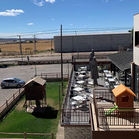 Hotel El Cobertizo Plasencia del Monte エクステリア 写真