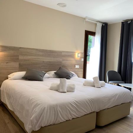 Hotel El Cobertizo Plasencia del Monte エクステリア 写真