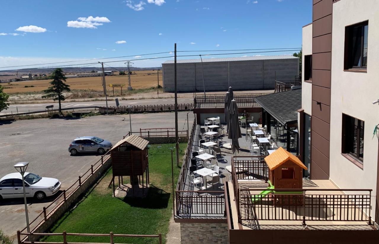 Hotel El Cobertizo Plasencia del Monte エクステリア 写真