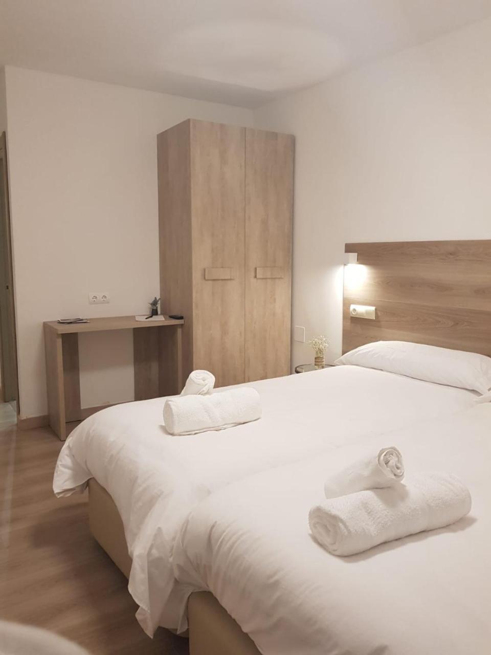 Hotel El Cobertizo Plasencia del Monte エクステリア 写真