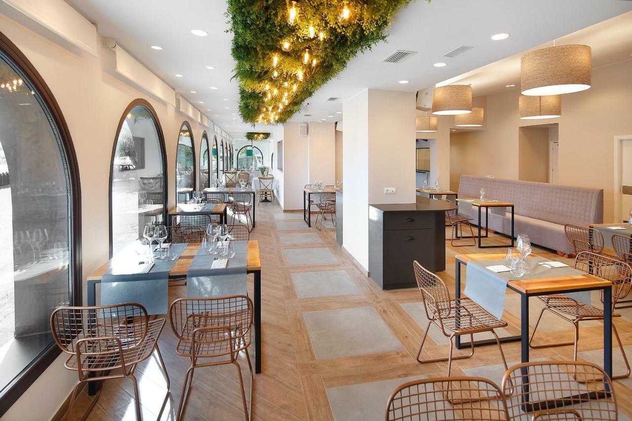 Hotel El Cobertizo Plasencia del Monte エクステリア 写真