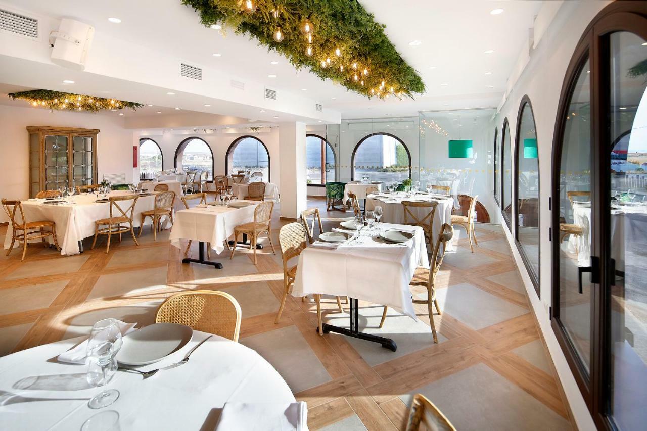 Hotel El Cobertizo Plasencia del Monte エクステリア 写真